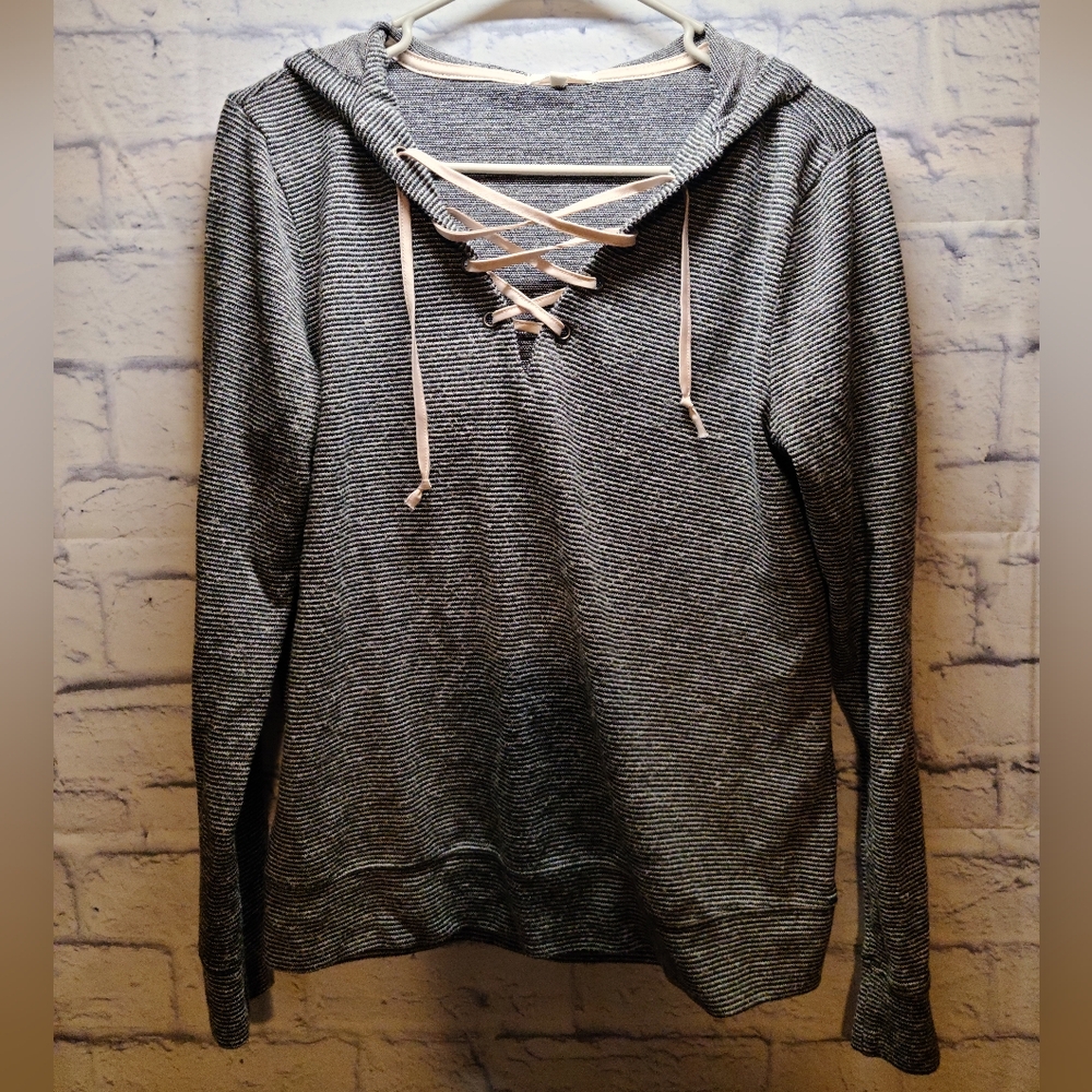 Hooded shirt